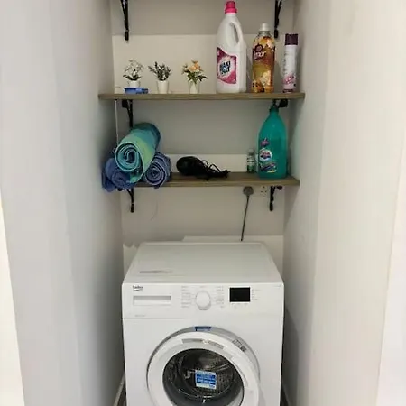 דירה Stylish 2 Bedroom Loft With Yard Pietà