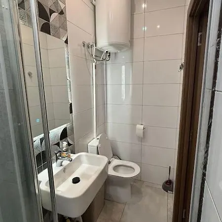 דירה Stylish 2 Bedroom Loft With Yard *