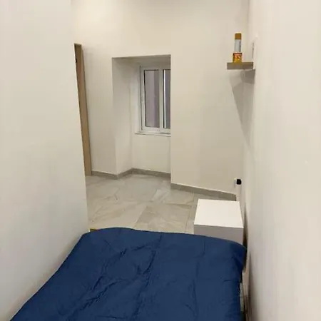 Apartment Stylish 2 Bedroom Loft With Yard