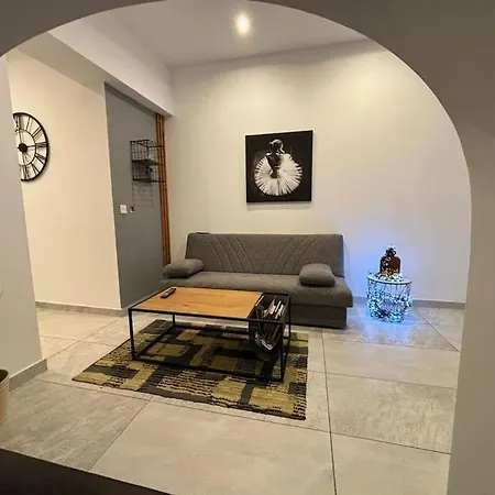 Stylish 2 Bedroom Loft With Yard Tal-Pietà