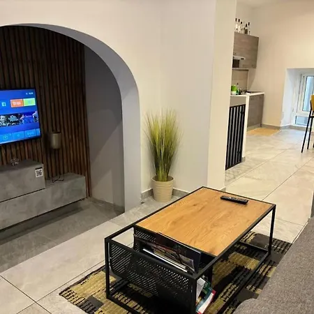 Stylish 2 Bedroom Loft With Yard * Tal-Pietà